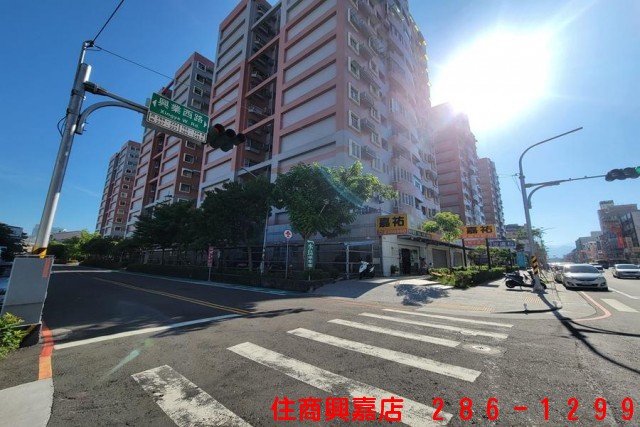 A11經國新城金店面-一 住商不動產 興嘉店 286-1299 一 買屋賣屋有心最要緊 住商在嘉義 嘉義有興嘉 - A11經國新城金店面