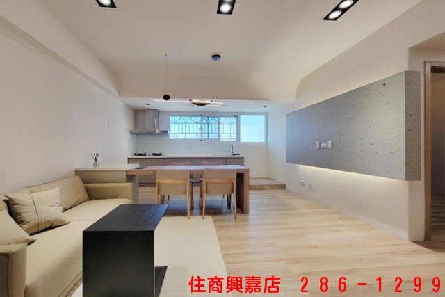 E2名人儷景華廈-一 住商不動產 興嘉店 286-1299 一 買屋賣屋有心最要緊 住商在嘉義 嘉義有興嘉 - E2名人儷景華廈