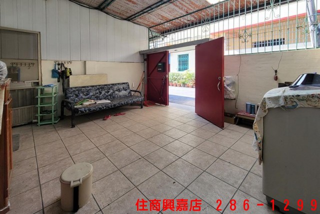 C7重慶六街旁透天-一 住商不動產 興嘉店 286-1299 一 買屋賣屋有心最要緊 住商在嘉義 嘉義有興嘉 - C7重慶六街旁透天